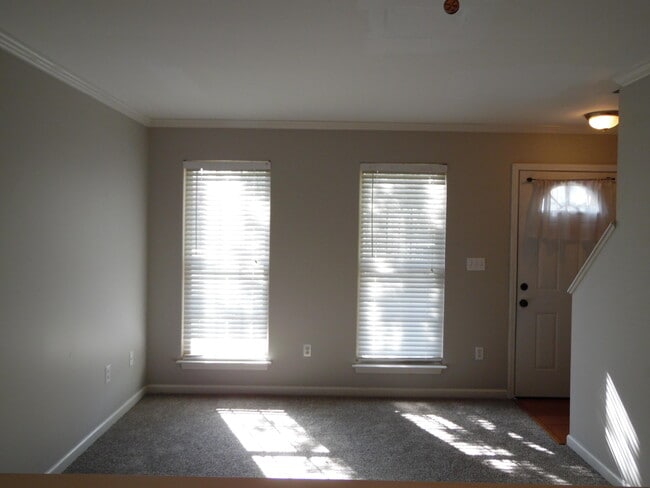 Building Photo - 415 Marquis Ave