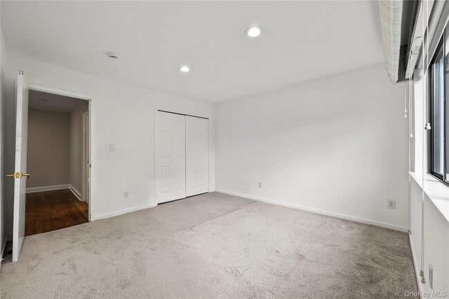 Building Photo - 1 Yale Dr