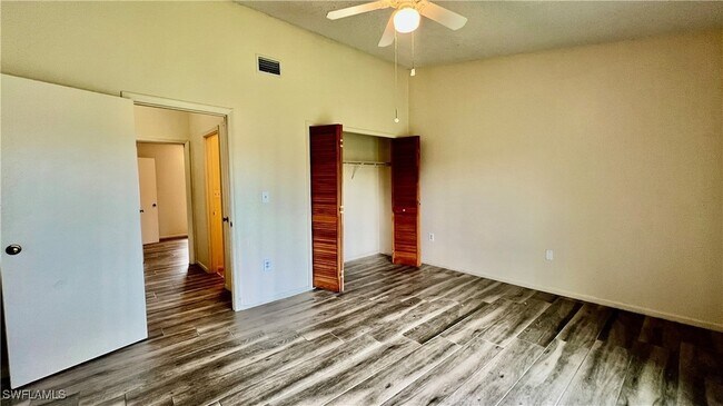 Building Photo - 13160 Kings Point Dr