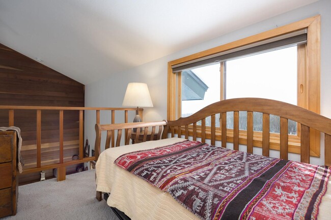 Building Photo - Available now!  Year lease!   Three Bedroo...