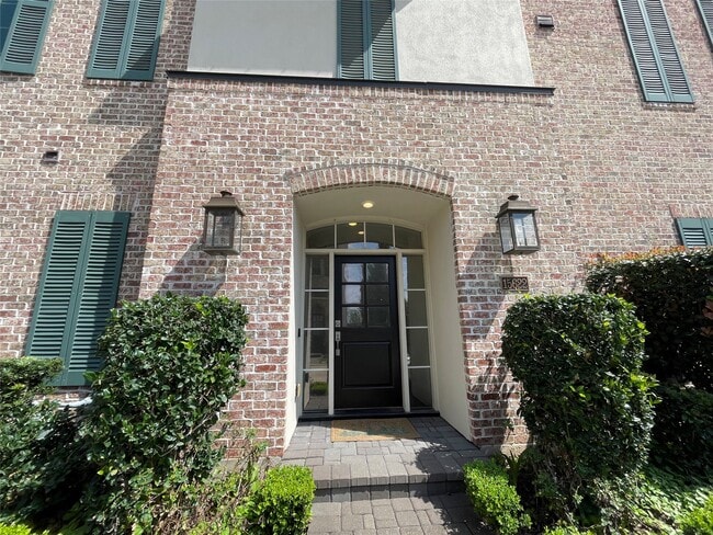 Building Photo - 15622 Broad St