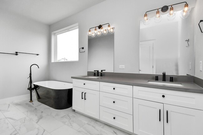 Building Photo - 6817 Peerless St