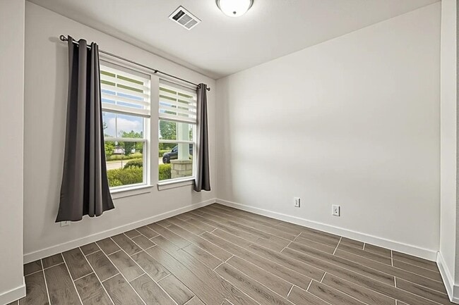 Building Photo - 33142 School Hl Rd