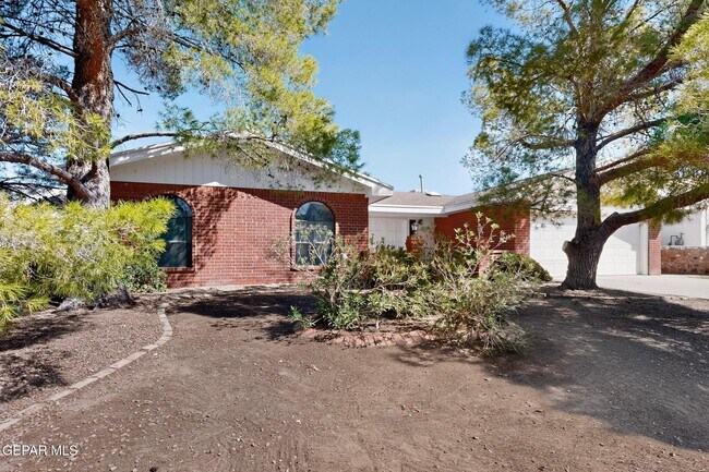 Building Photo - 7419 Mission Viejo Dr
