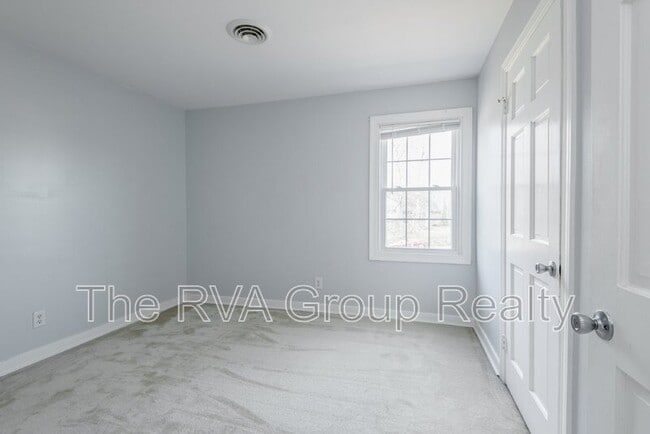 Building Photo - 1601 Lancashire Dr