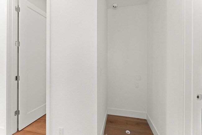 Building Photo - BRAND NEW - 2X2 - 1/2 MONTH FREE MOVE IN SPECIAL!!