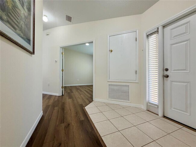 Building Photo - 7838 Carriage Pointe Dr