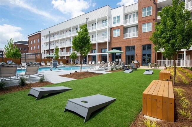 Building Photo - 550 Webb Gin House Rd