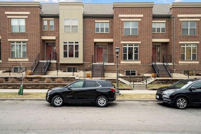 Building Photo - 741 Victoria Street S