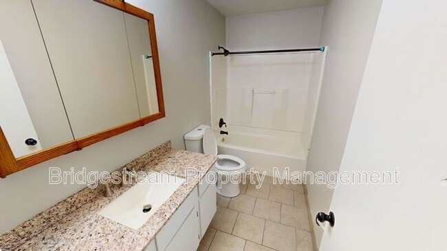 Building Photo - 237 Gilbert Ave