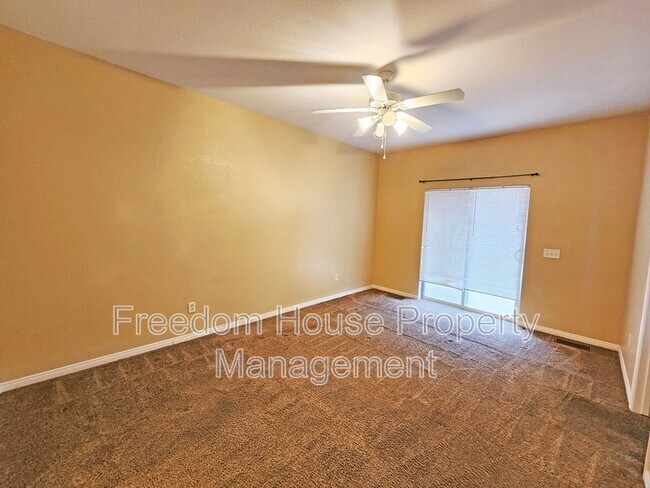 Building Photo - 1421 Star Rd