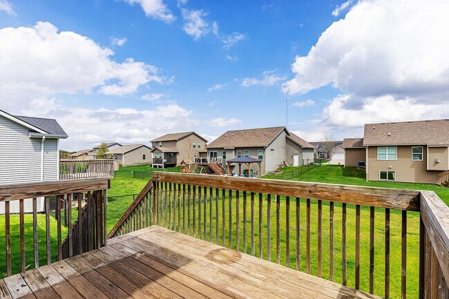 Building Photo - ALTOONA GEM!! 3 Bedroom, 2 Bathroom Home in Altoona!