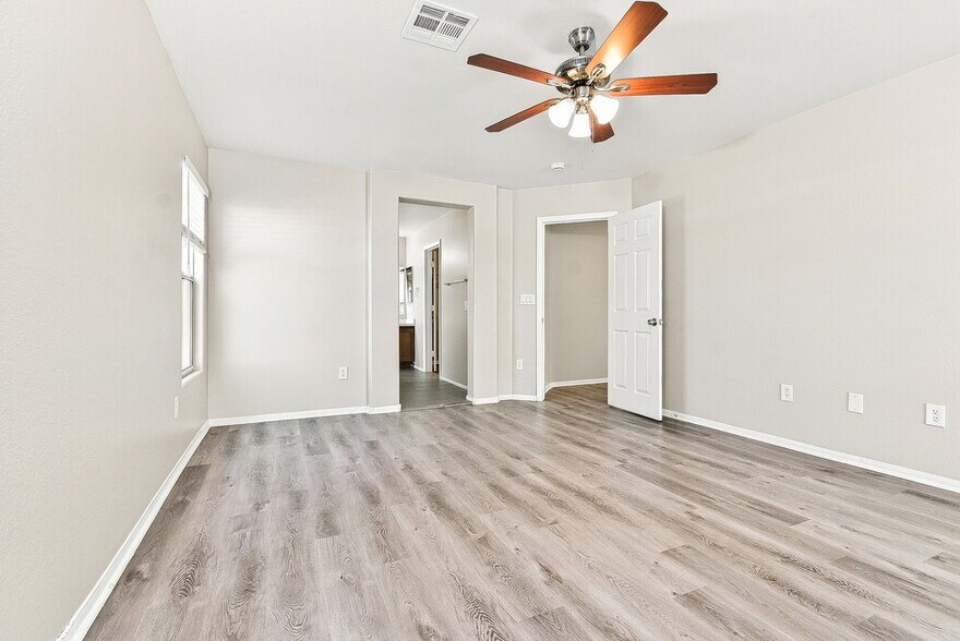 Building Photo - 2404 Cockatiel Dr