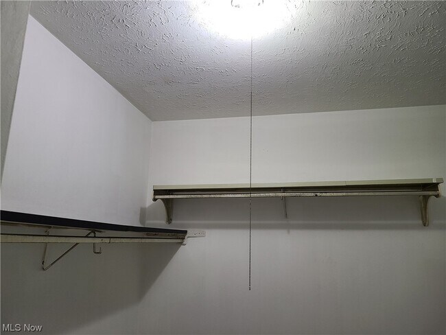 Building Photo - 595 Dayton St