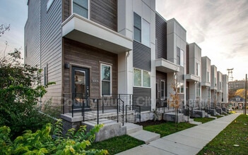 Building Photo - 3009 Delaware Ave