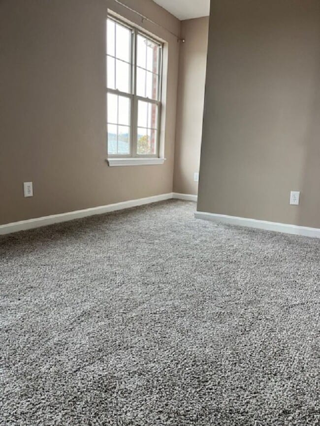 Building Photo - 156 Madison Rae Blvd