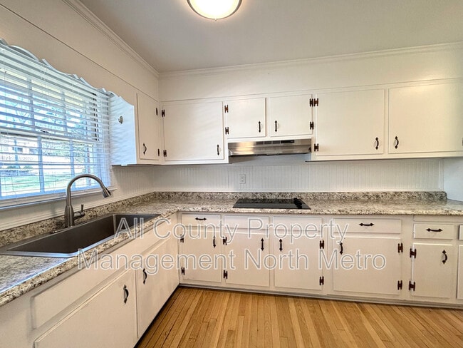 Building Photo - 1273 Becket Dr NE