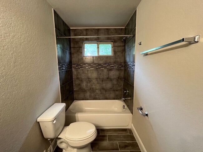 Building Photo - 7813 Savanah Brooks, Live Oak, TX. 78233