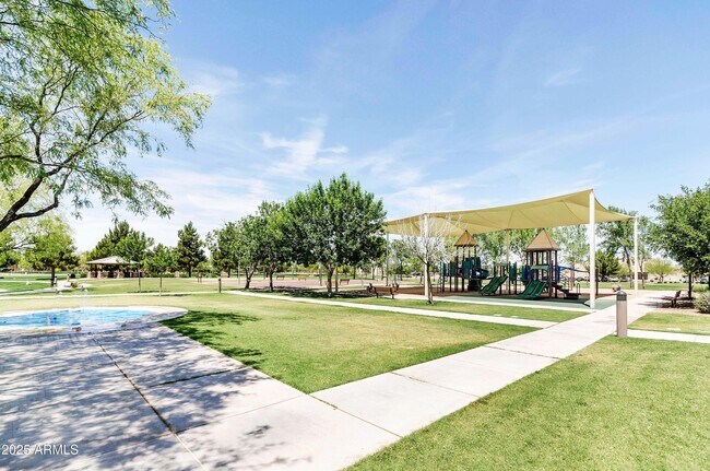 Building Photo - 4220 E Marshall Ave