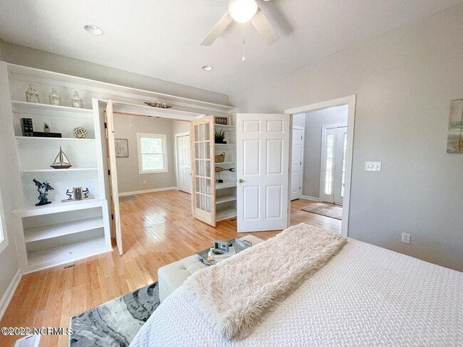 Building Photo - 806 Willbrook Cir