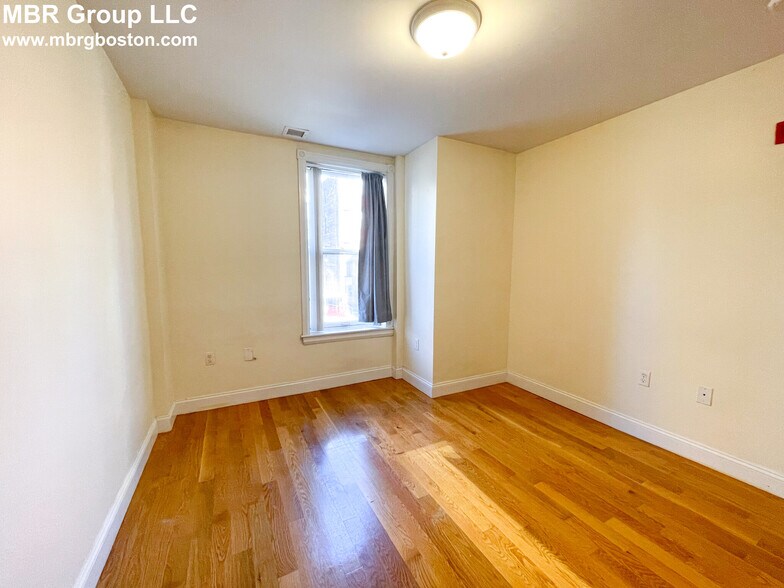 504 - 95 Westland Ave