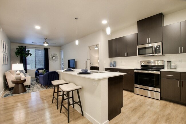 Building Photo - View 32