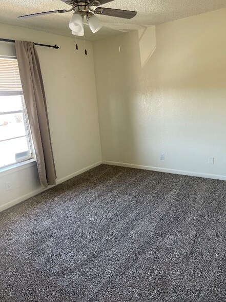 Primary Photo - 1702 Kirk Ave