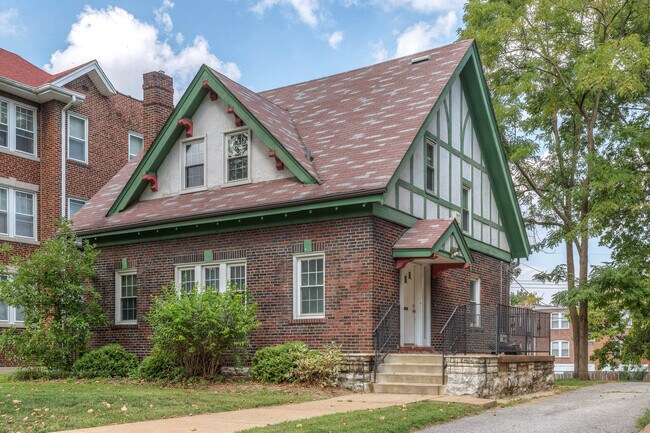 Building Photo - 6415 Cates Ave