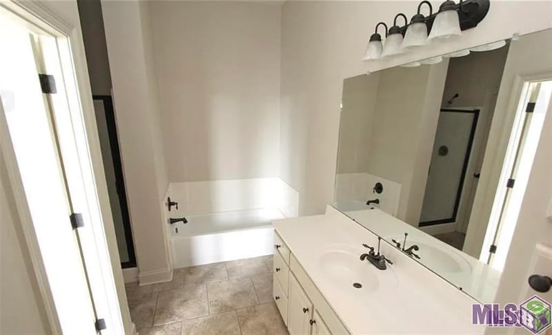 Building Photo - 10136 Bonnet Cove Ave