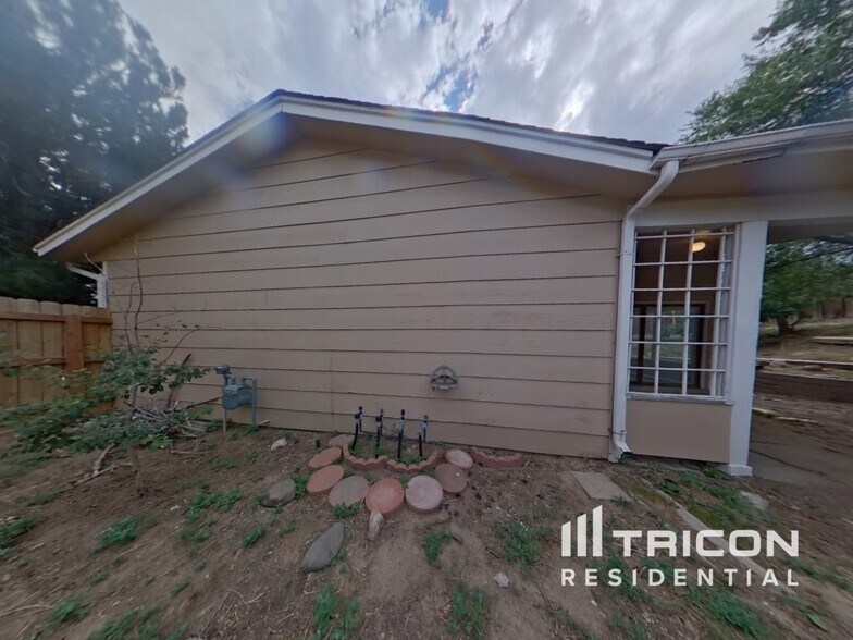 Building Photo - 7040 Nettlewood Pl
