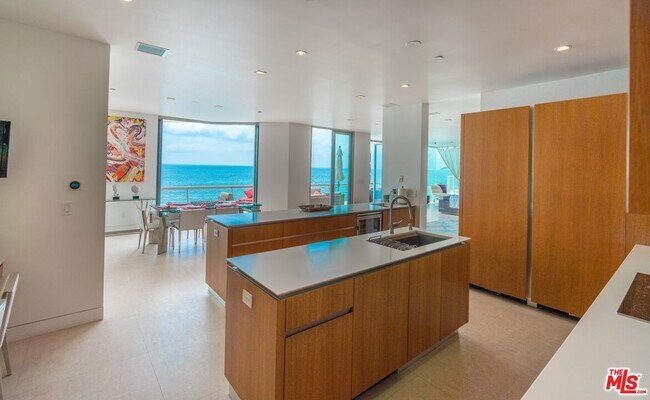 Building Photo - 27102 Malibu Cove Colony Dr