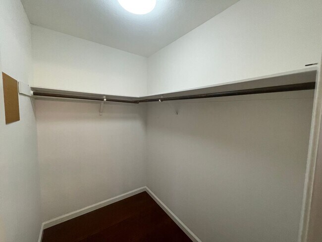 Building Photo - Single story located in East Modesto neigh...