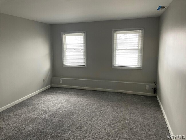 Building Photo - 370 Virginia St