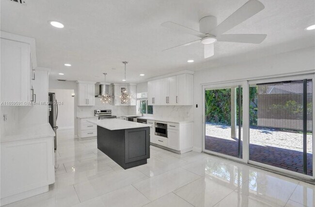 Building Photo - 11280 NW 40th St