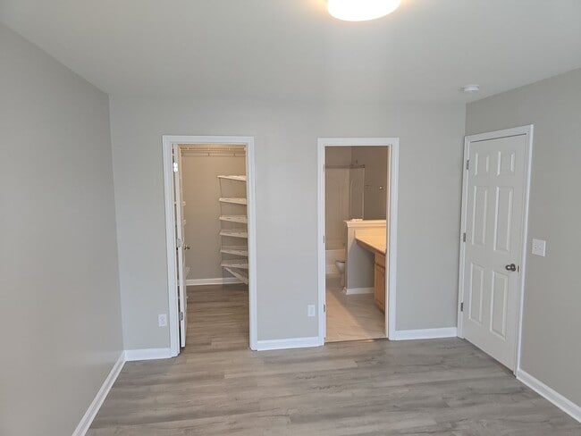 Building Photo - 3 Bed 2 bath house Right off of Rosewood, Walking distance to USC Events and Stadium