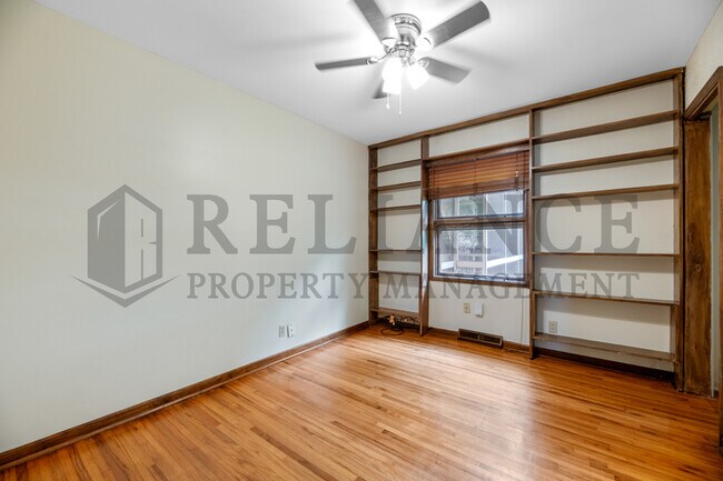 Building Photo - 614 N Brownthrush Ln