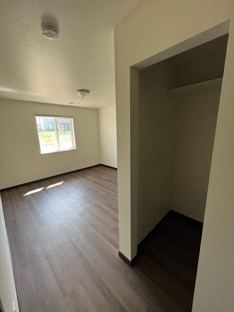 Building Photo - 313 Post Oak Dr