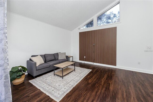 Building Photo - 2095 Sunset Point Rd