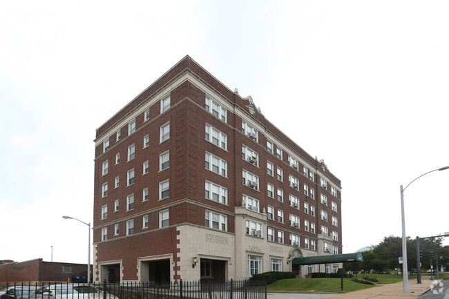 Building Photo - Castlereagh Apartments