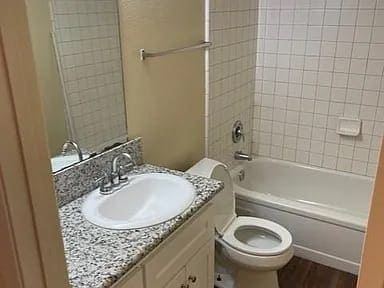 Building Photo - 3025 W Pontiac Way