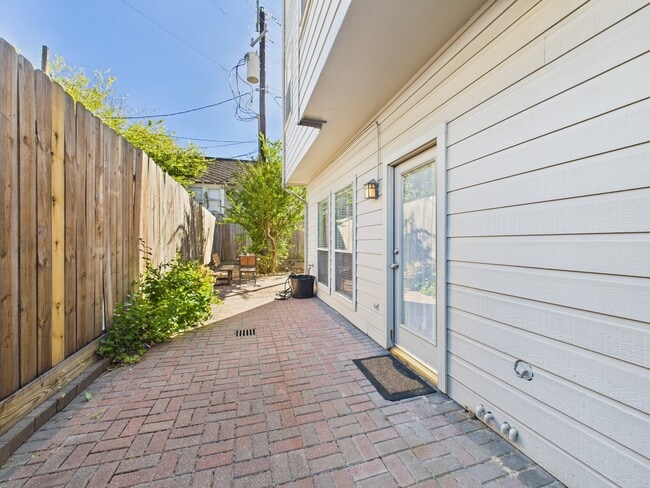 Building Photo - 3811 Jack St