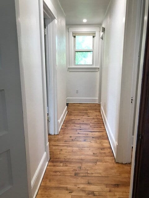 Building Photo - 3 Bedroom Home with Bonus Room - Available September 1st