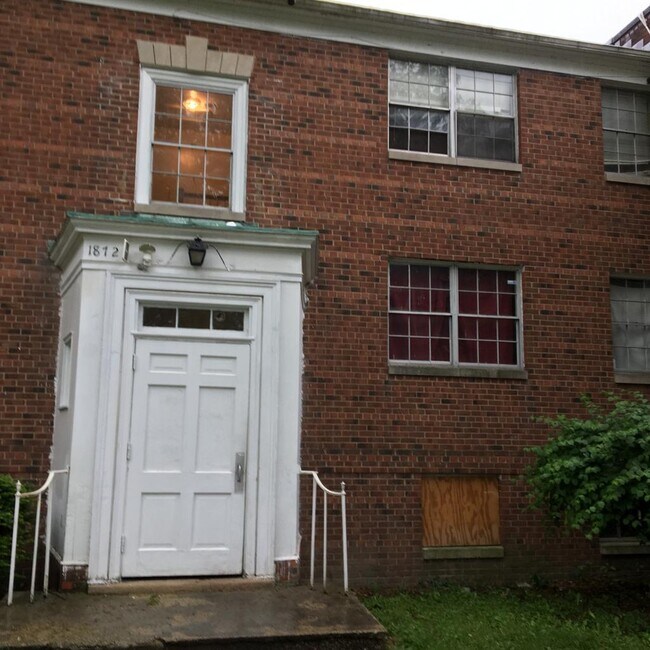 Building Photo - 1868 Forest Hills Blvd