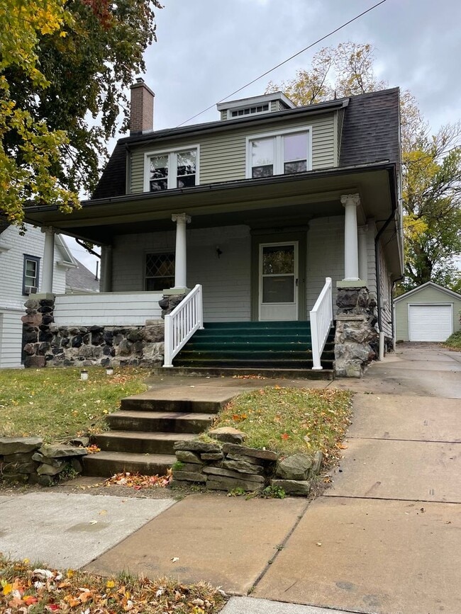 Building Photo - Well-Maintained 4-Bedroom Home with Historical Charm Near Downtown Jackson