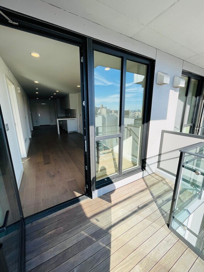 Building Photo - 1238 Sutter St