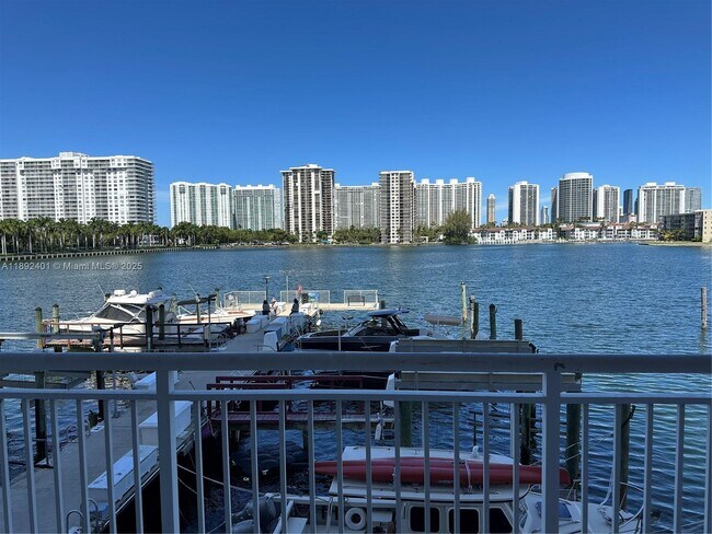 Building Photo - 18021 Biscayne Blvd