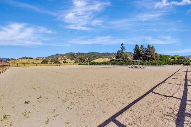 Building Photo - 9270 Linda Vista Ln