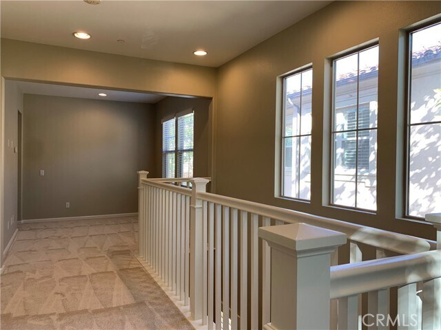 Building Photo - 79 City Stroll