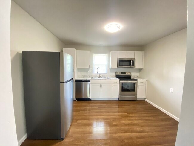 Kitchen 1 - 2806 Highland Dr