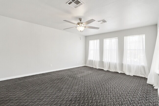 Building Photo - 4717 Excalibur Dr